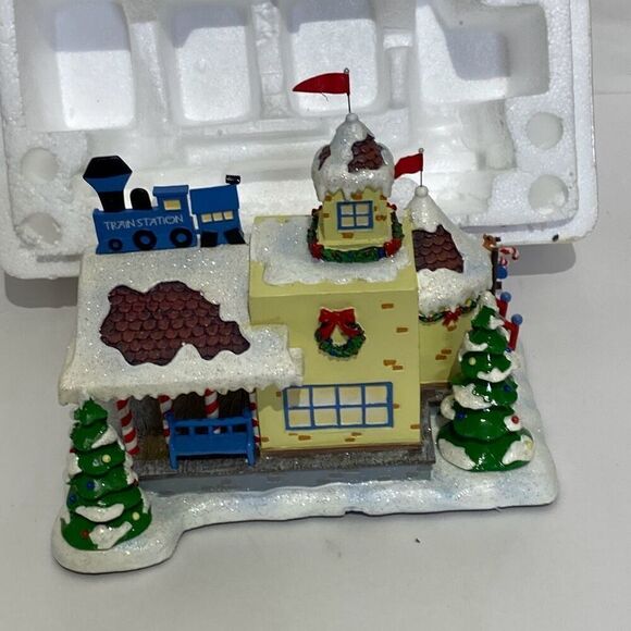 Hawthorne Village Multicolor Christmas Town Train Station Randolph's Collection - Picture 5 of 10